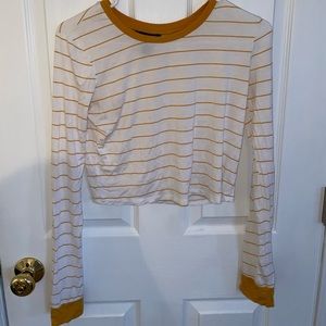 Long sleeve crop top